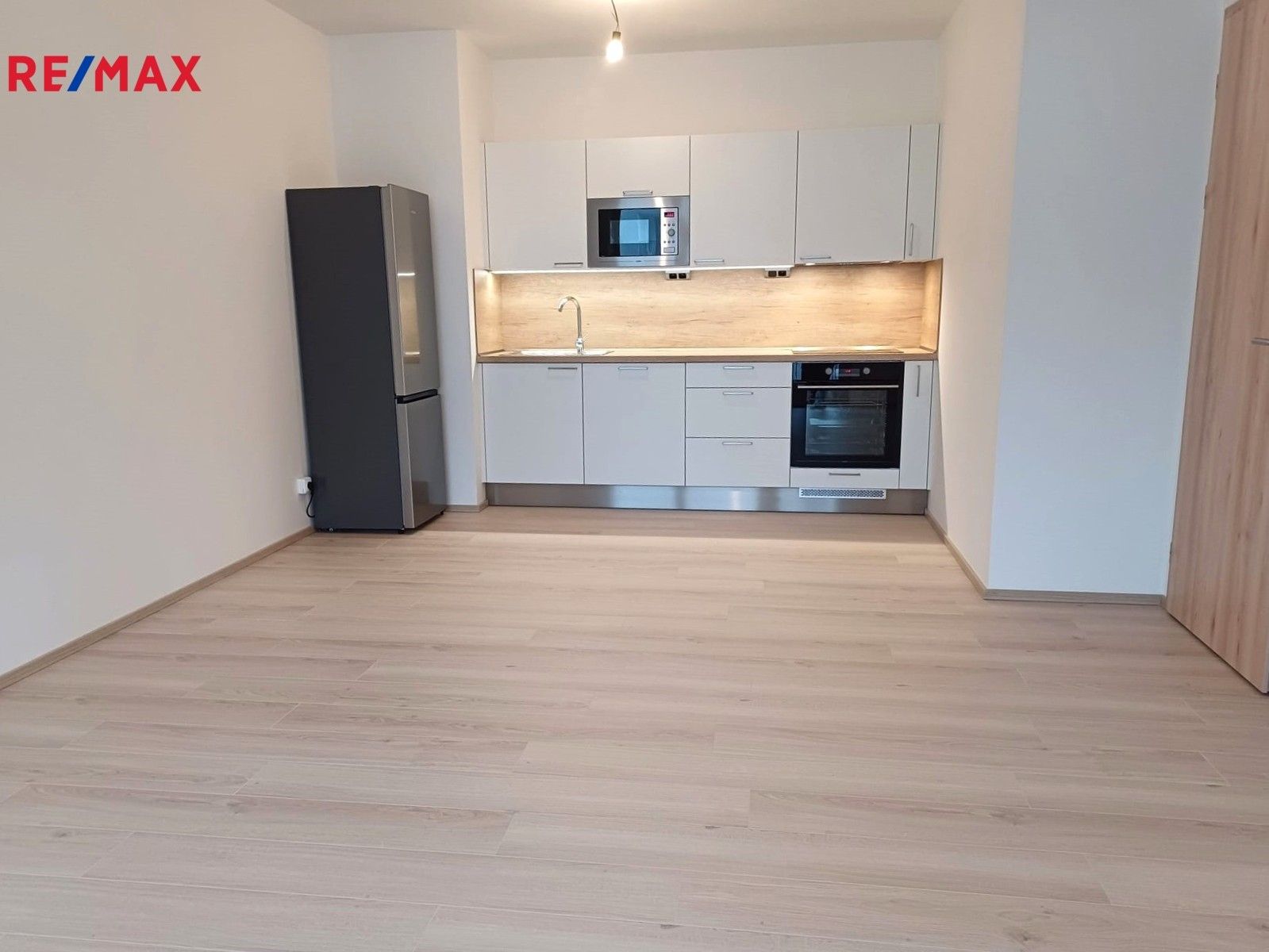Pronájem byt 2+kk - Praha, 52 m²