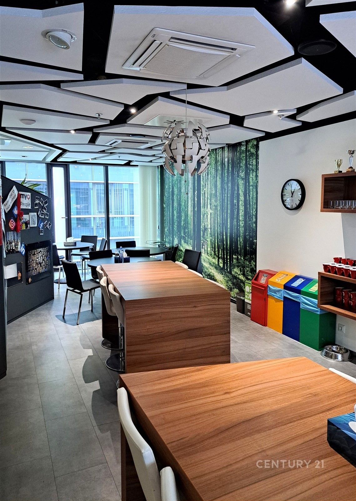 Pronájem kancelář - Českomoravská, Praha, 495 m²