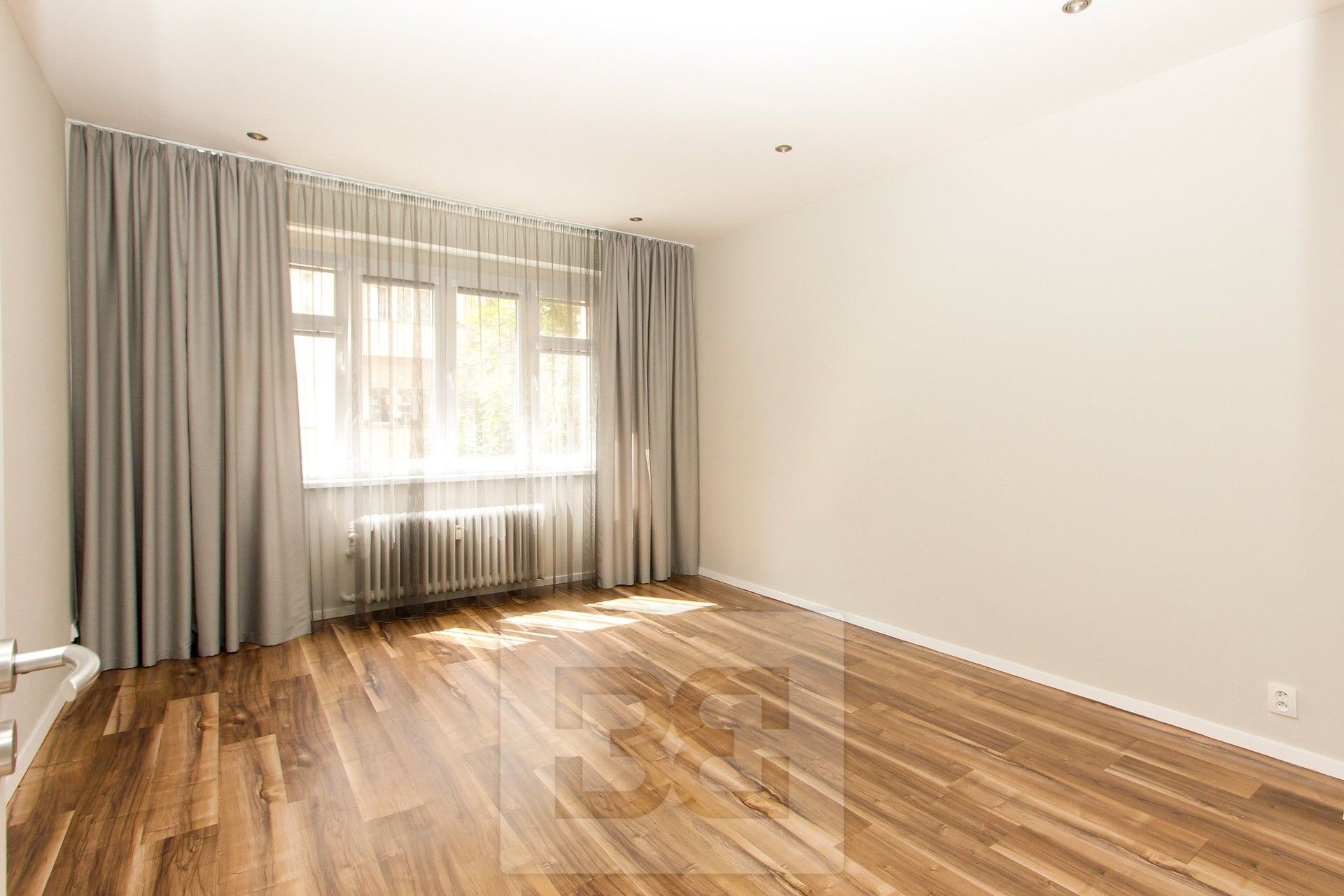 Pronájem byt 2+1 - Mládeže 1479, Praha, 60 m²