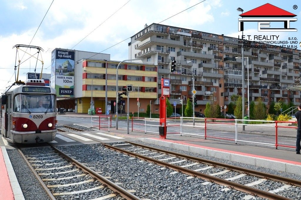 Pronájem garáž - Podkovářská, Praha, 24 m²