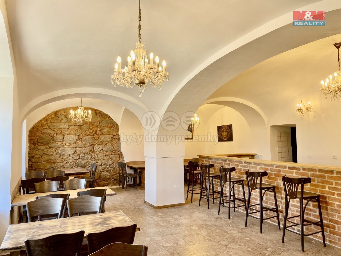 Restaurace, náměstí Míru, Blatná, 300 m²