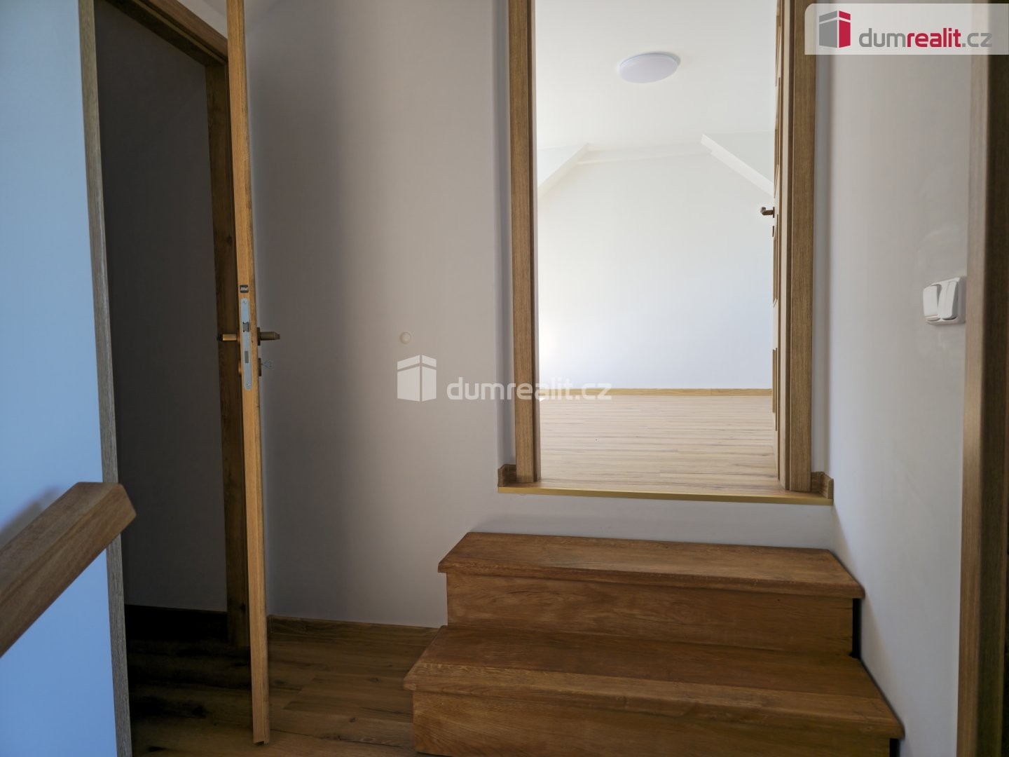 Pronájem byt 3+kk - Straky, 74 m² - 5