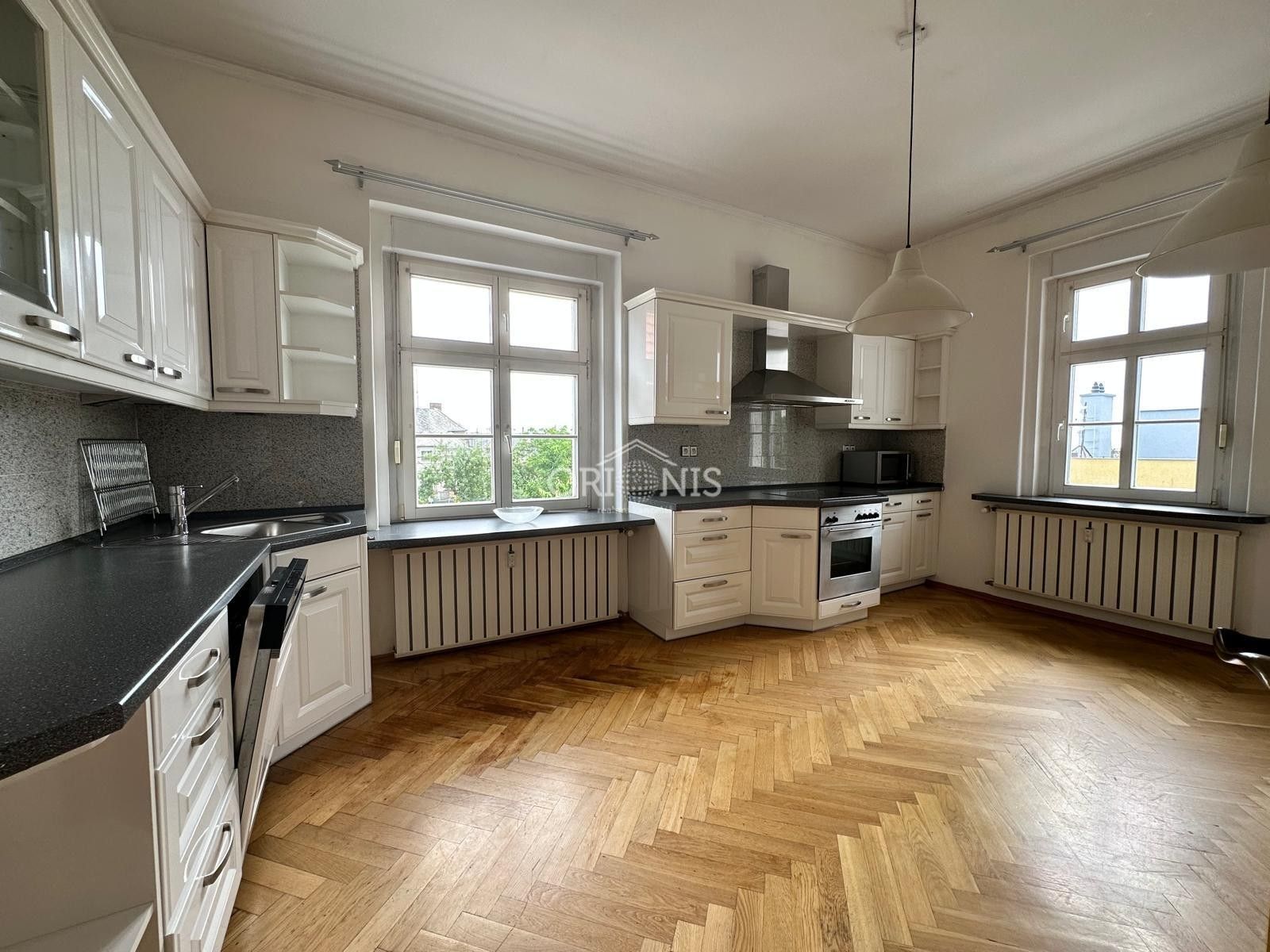 Vily, Holečkova, Chomutov, 626 m² - 2