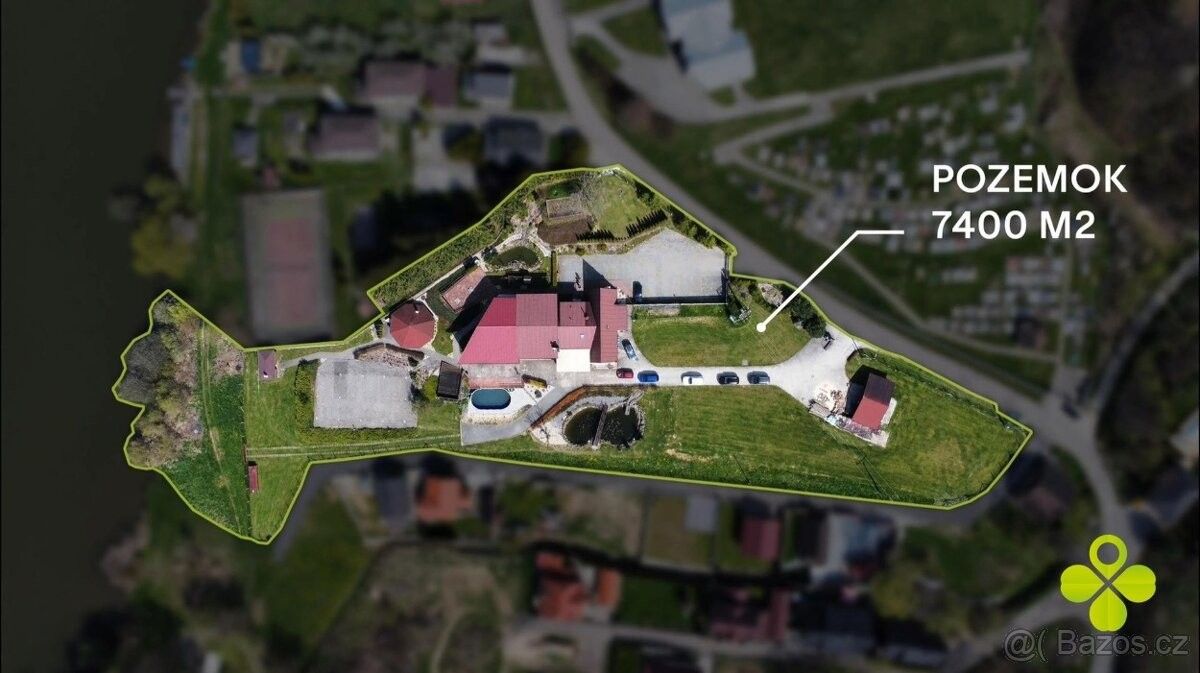 Restaurace, Slovensko, 987 65, 7 400 m²