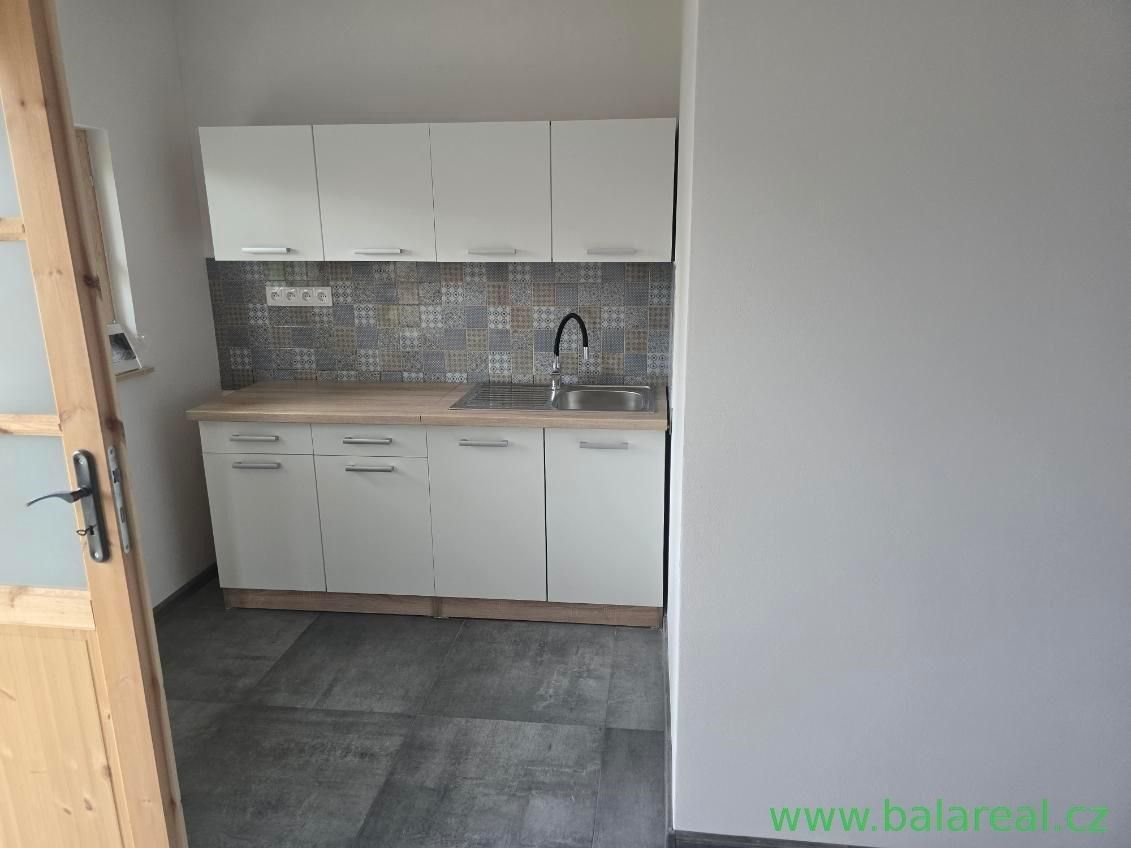 1+kk, náměstí Svobody, Modřice, 33 m²