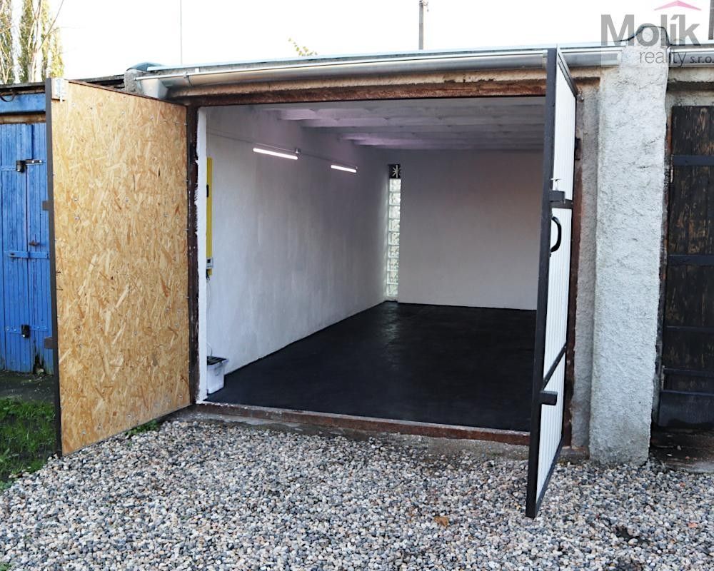 Prodej garáž - nám. 5. května, Obrnice, 24 m²
