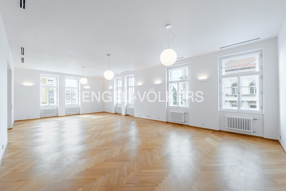 4+kk, Zborovská, Praha, 193 m²