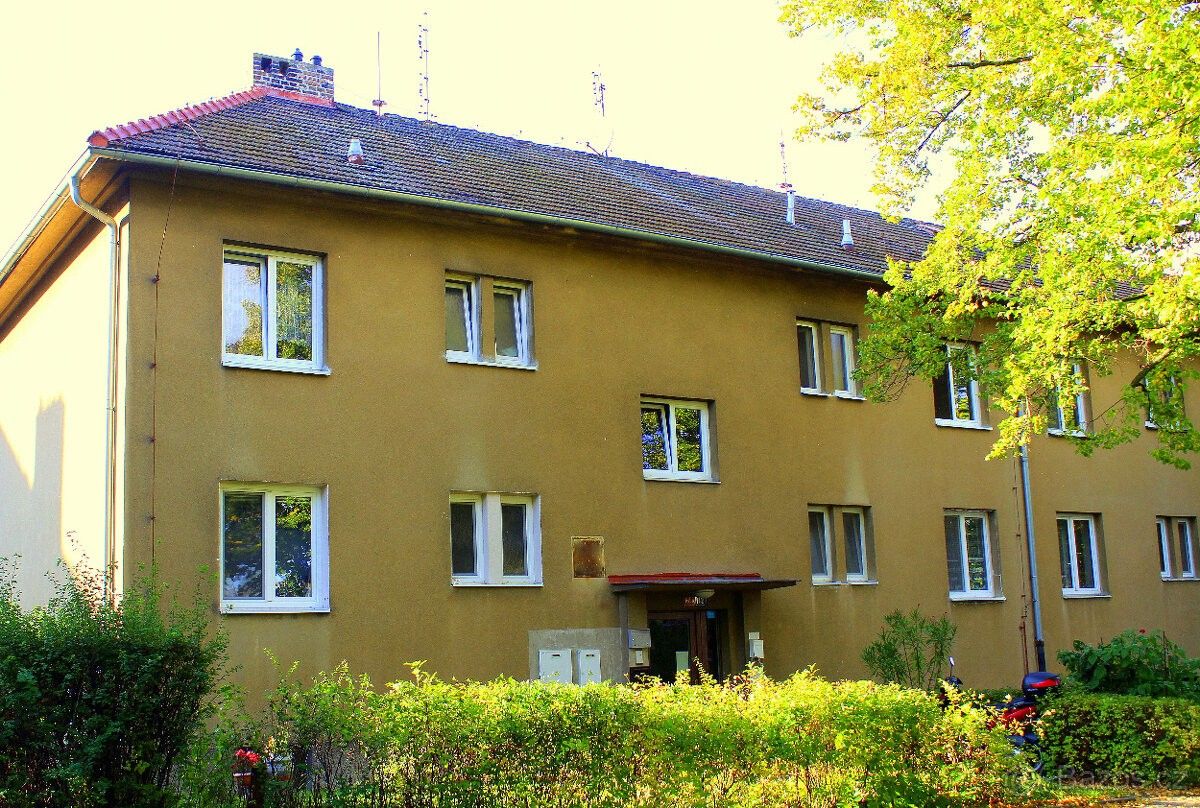 Byty, Jenštejn, 250 73