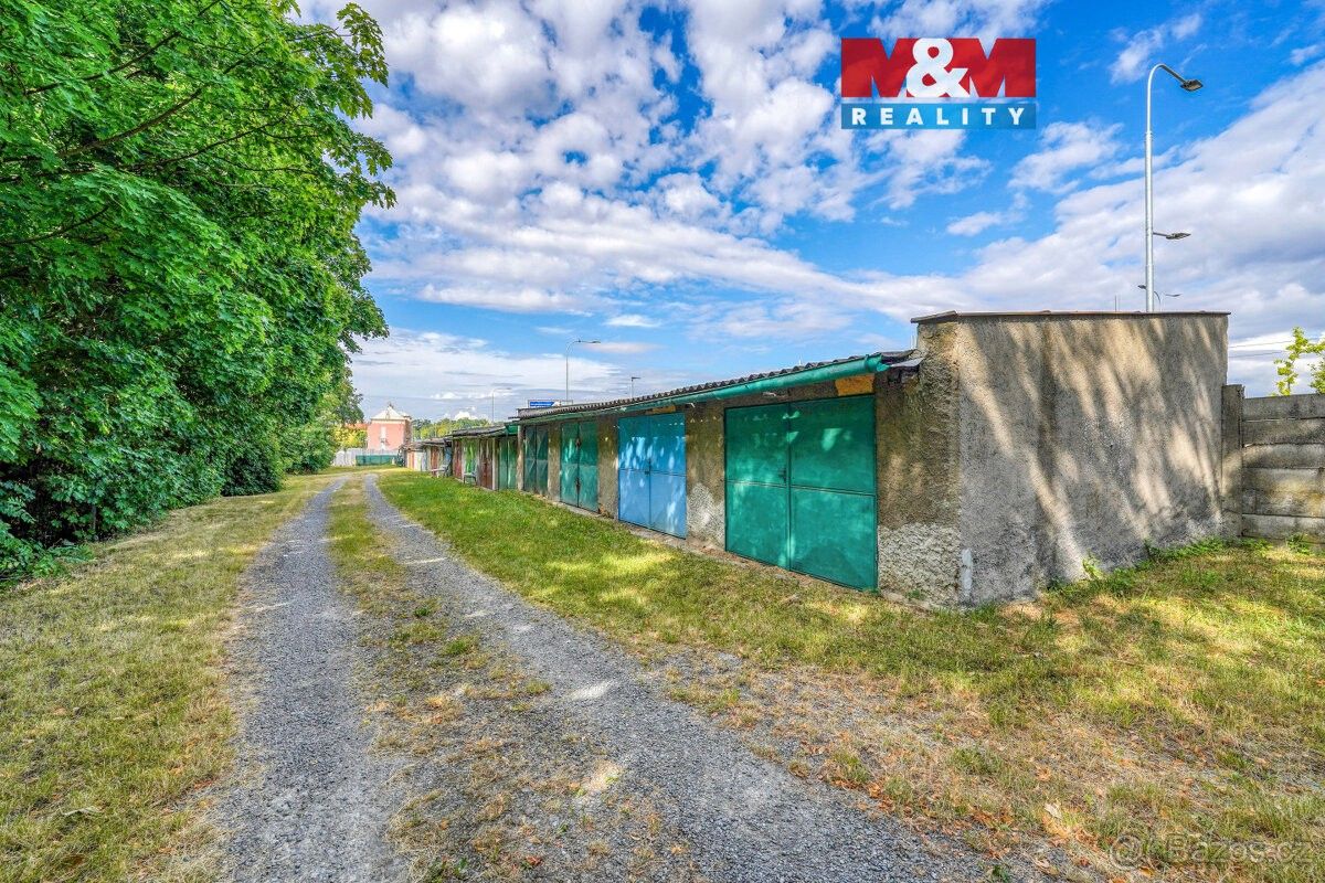 Garáže, Plzeň, 301 00