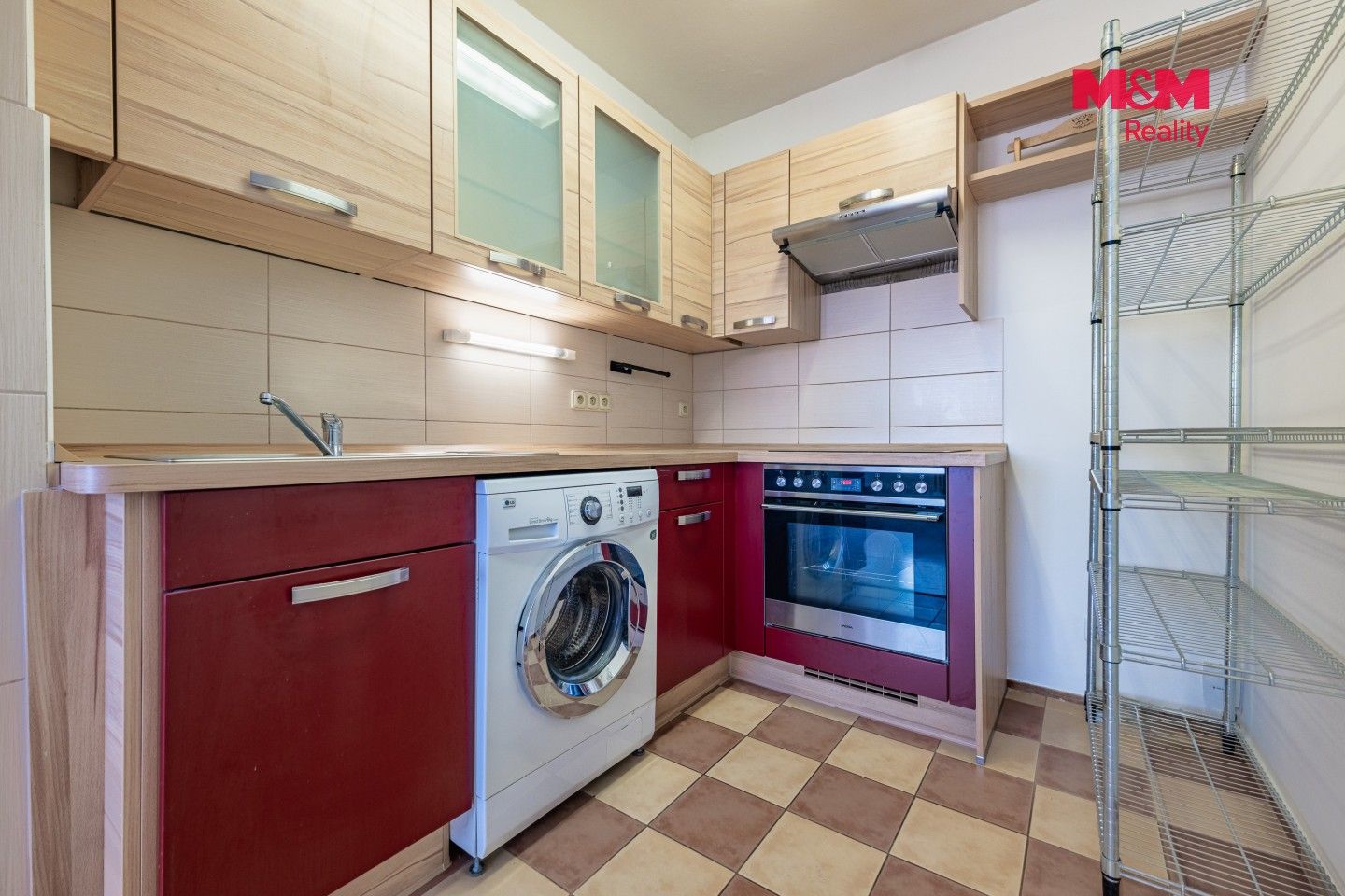 Byt 2+kk · 43 m² · Bronzová, Praha - 3