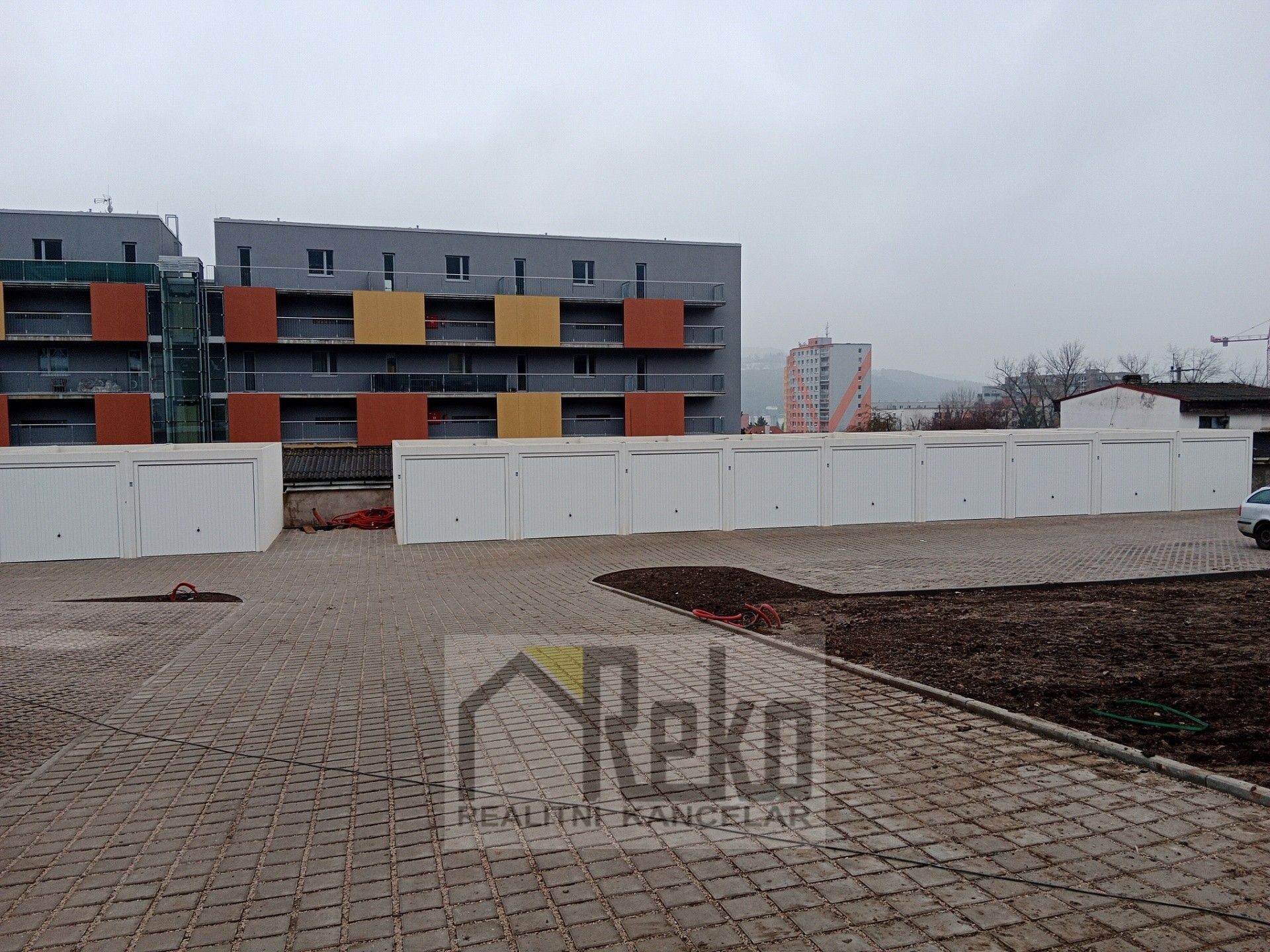 Garáže, Vinařská, Beroun, 16 m² - 1