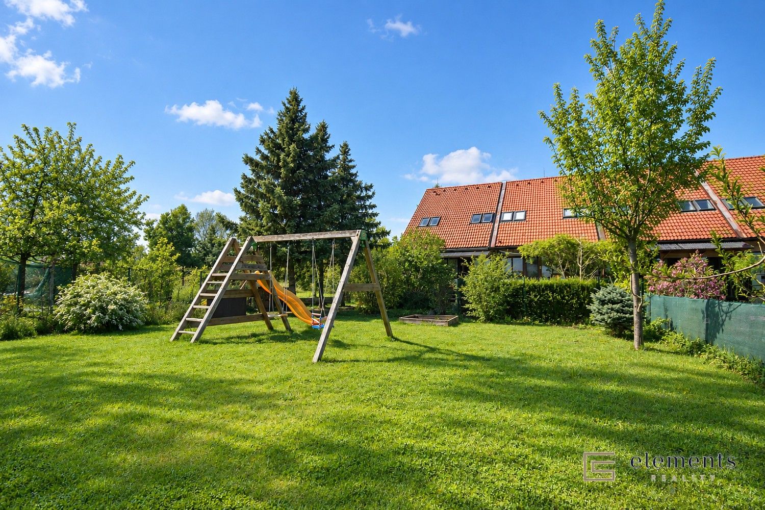 Rodinné domy, Úžice, okres Mělník, Středočeský kraj, 160 m² - 1
