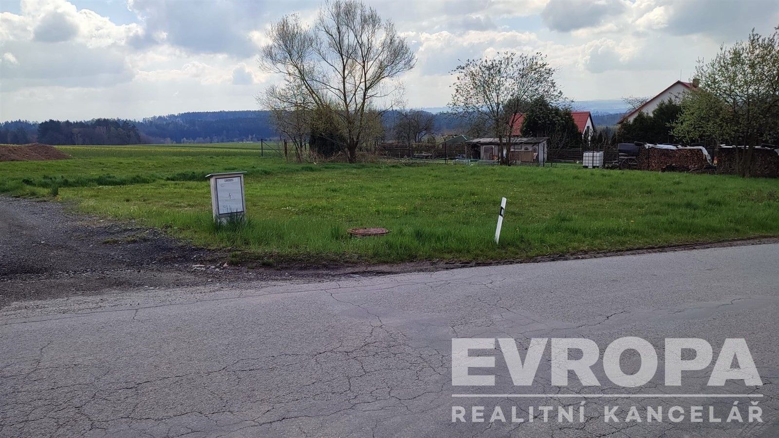 Prodej pozemek pro bydlení - Útěchovice pod Stražištěm