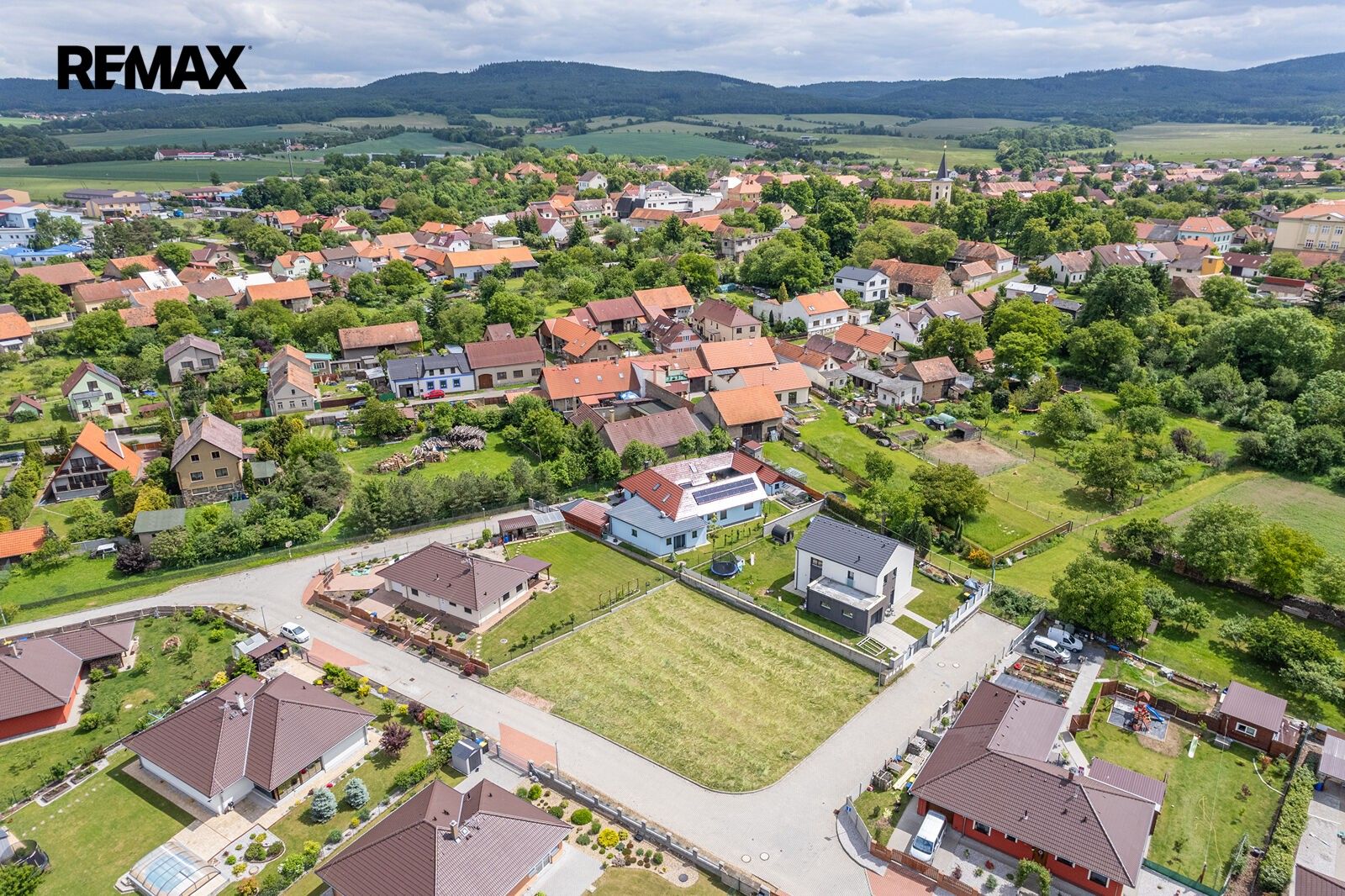 Prodej pozemek pro bydlení - Hostomice, 810 m² - 5