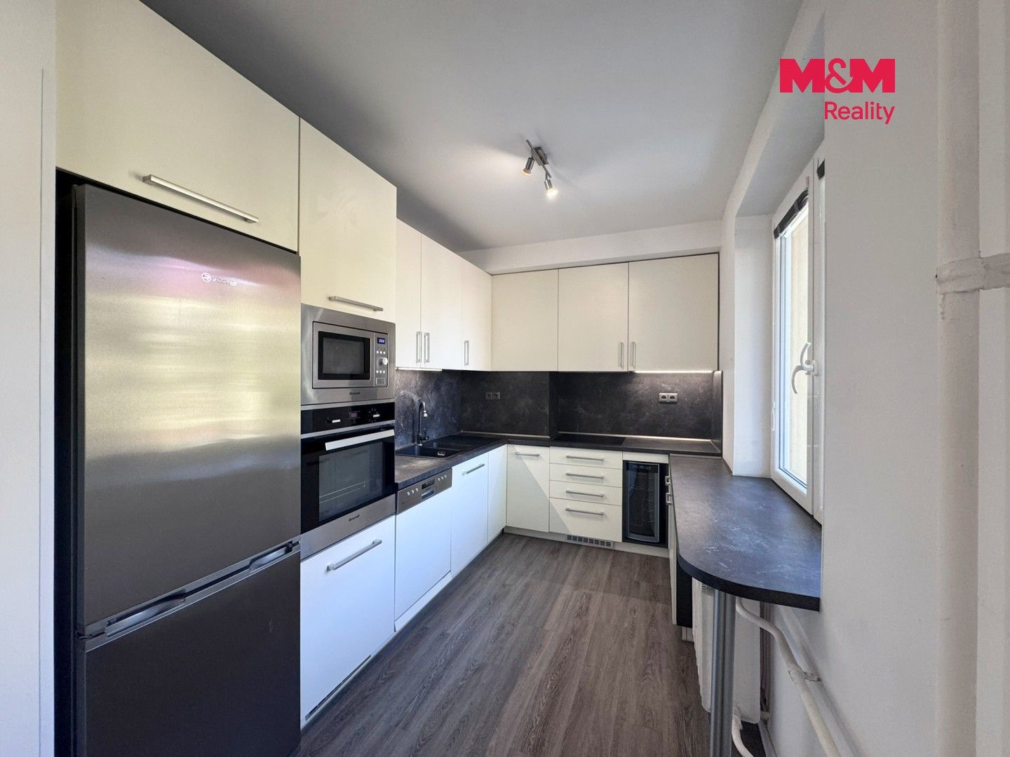 Pronájem byt 2+kk - Benešovo náměstí, Pardubice, 49 m² - 2