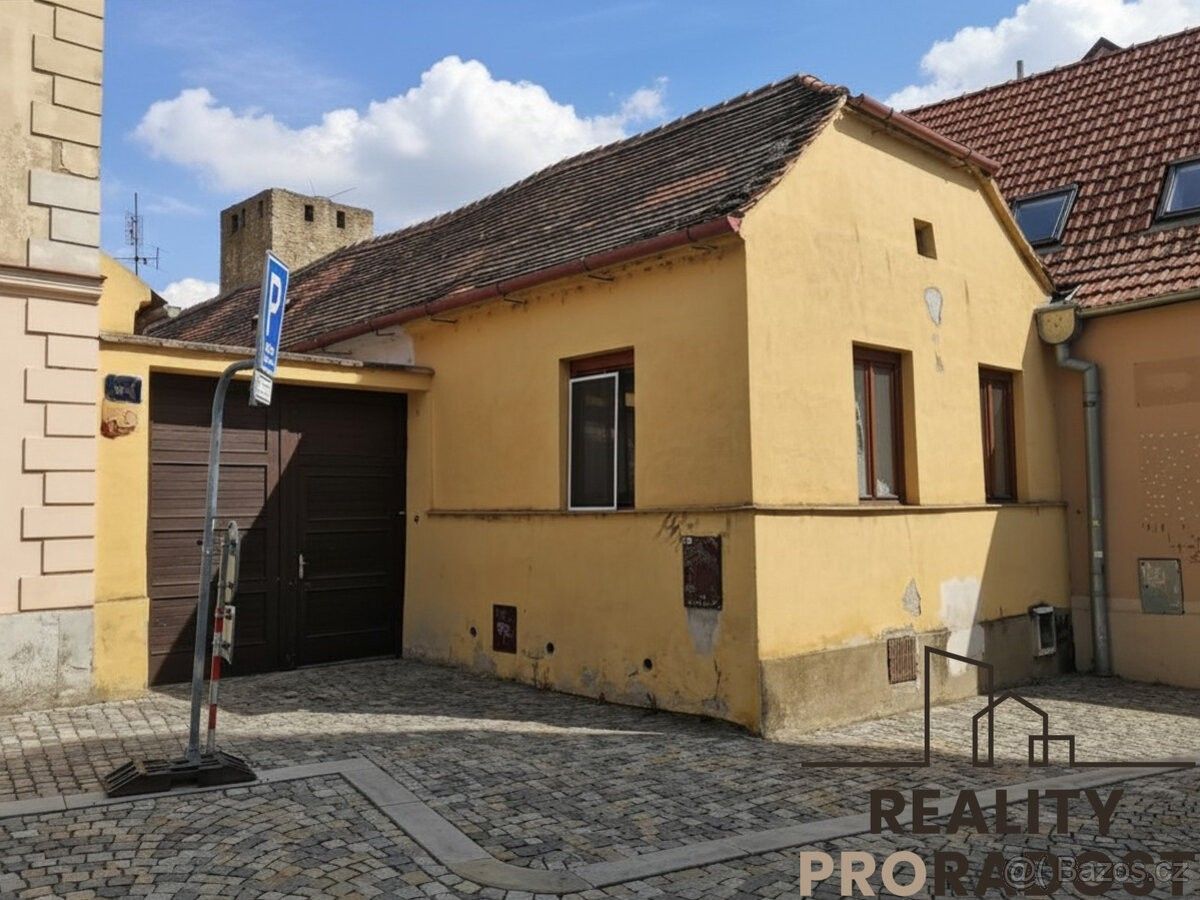 Rodinné domy, Znojmo, 669 02 - 1