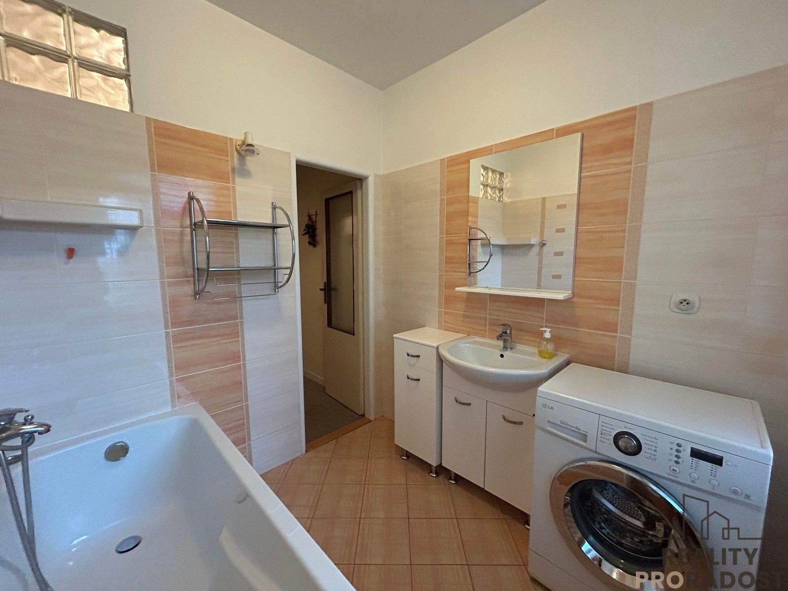 Pronájem byt 3+1 - B. Němcové, Hodonín, 89 m²