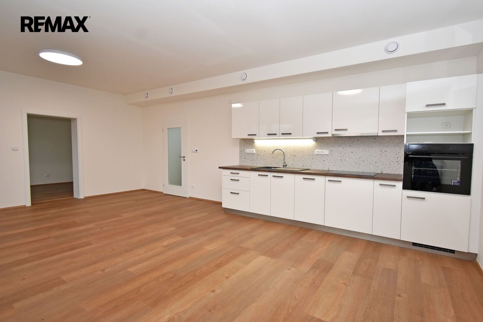 Byt 2+kk · 67 m² · K Pískovně 425, Husinec Řež - 3
