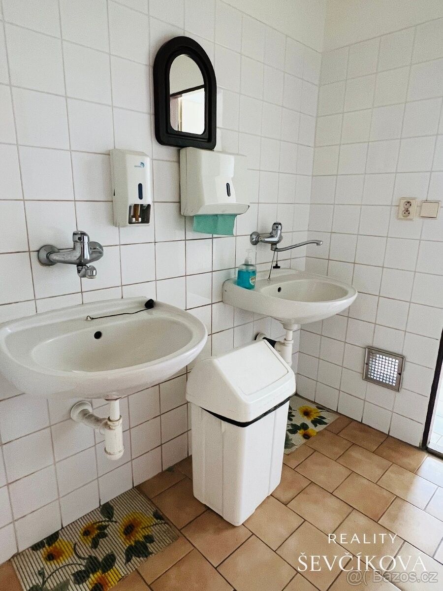 Kancelář · Hradec Králové, 500 02 - 3