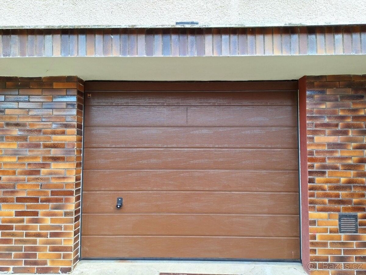 Garáže, Nymburk, 288 02