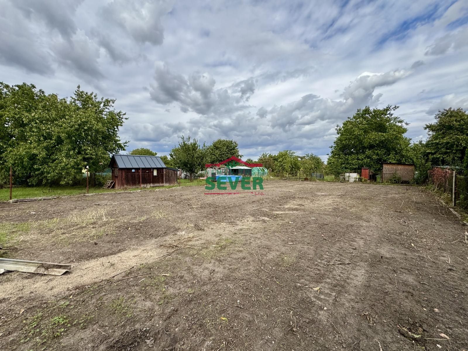 Zahrada · 475 m² · Louny - 4