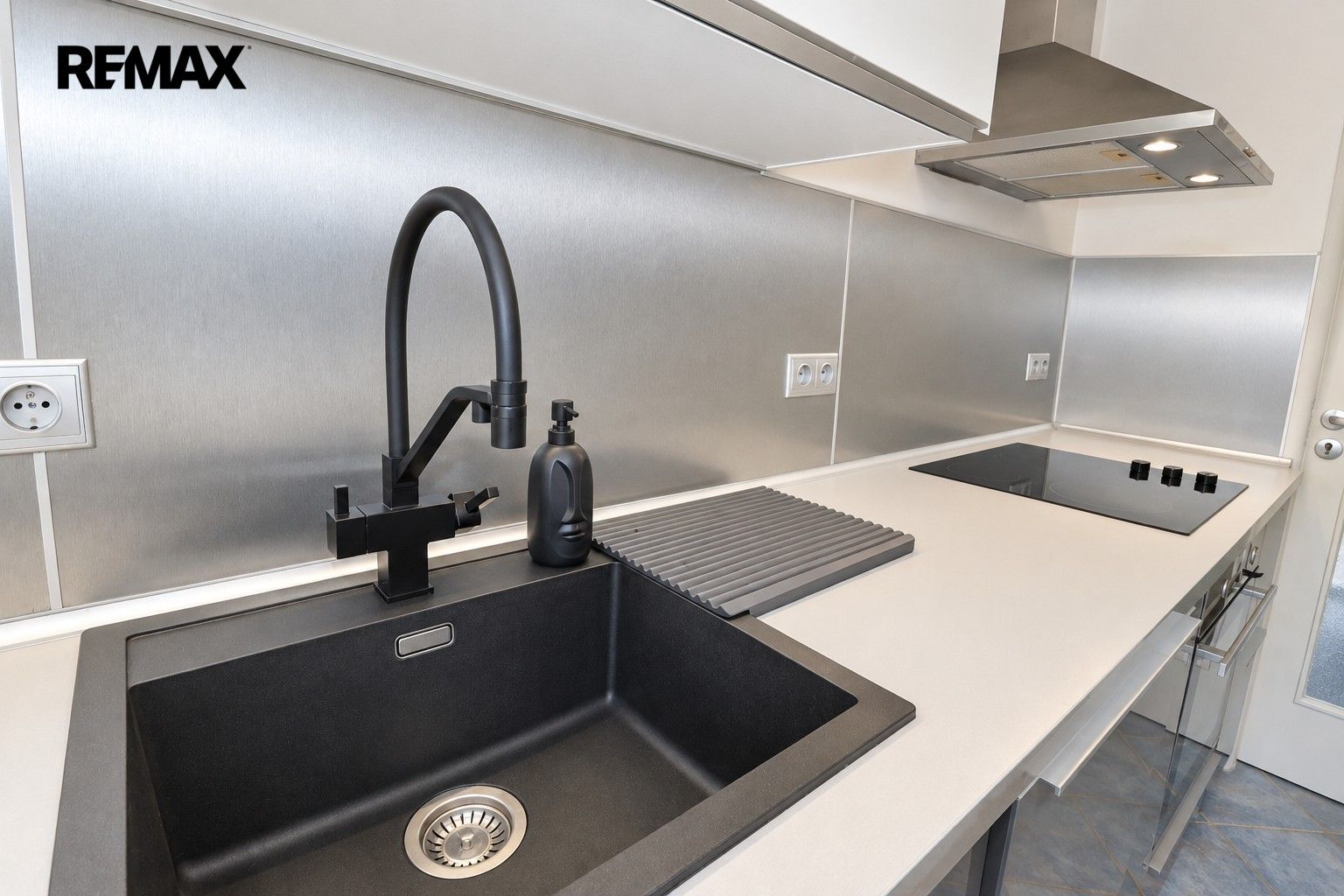 Pronájem byt 2+kk - Lužná 794, Praha Vokovice, 70 m² - 5