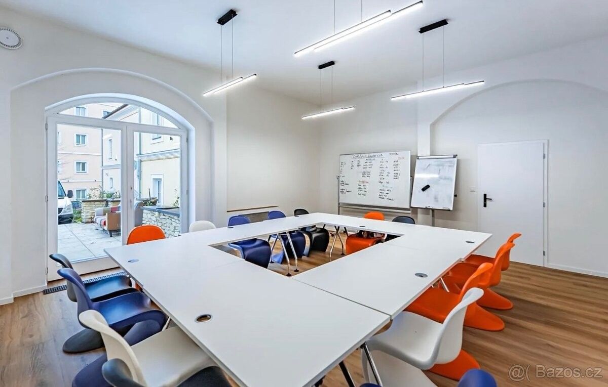 Pronájem kancelář - Praha, 180 00