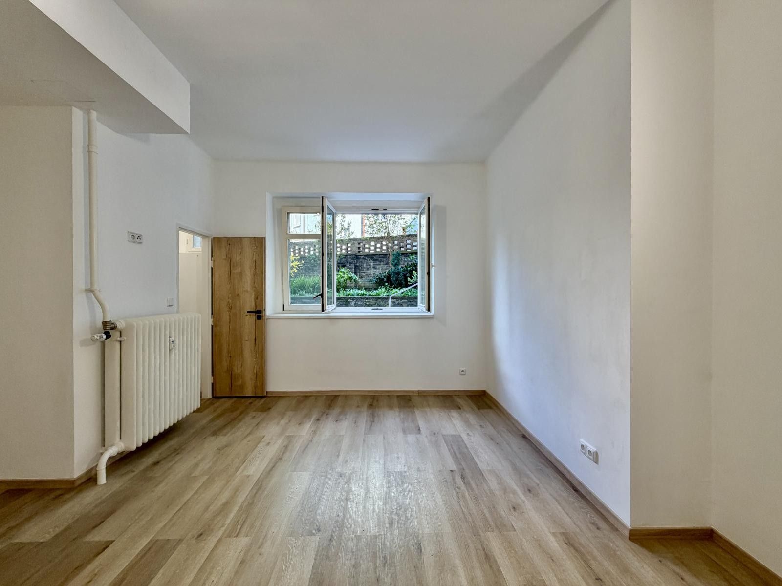 1+1, 5. května, Praha, 40 m² - 2