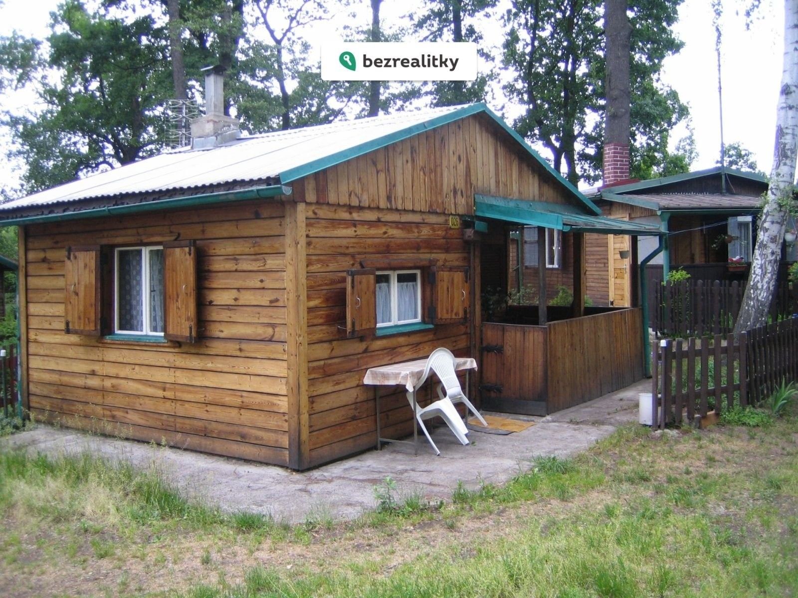 Chaty, Mlékojedy, Neratovice, 32 m²