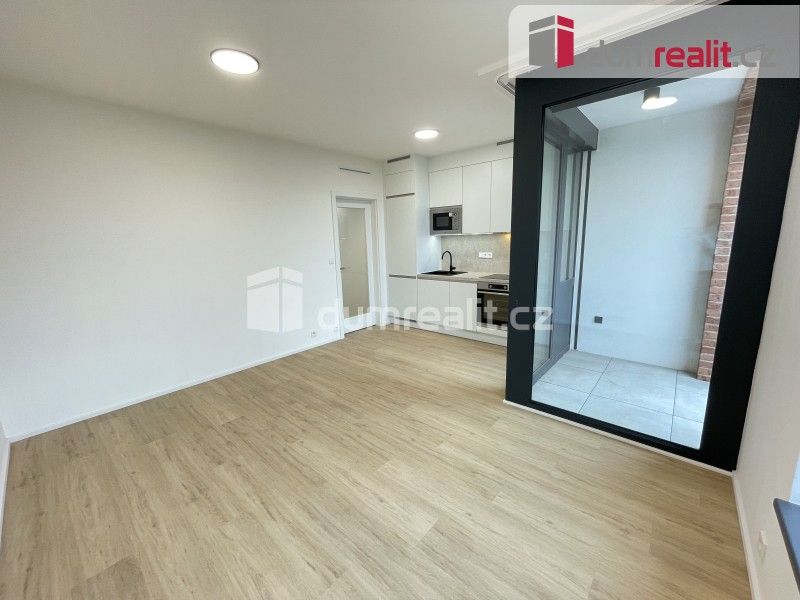 1+kk, U Lihovaru,Praha 5, 32 m²