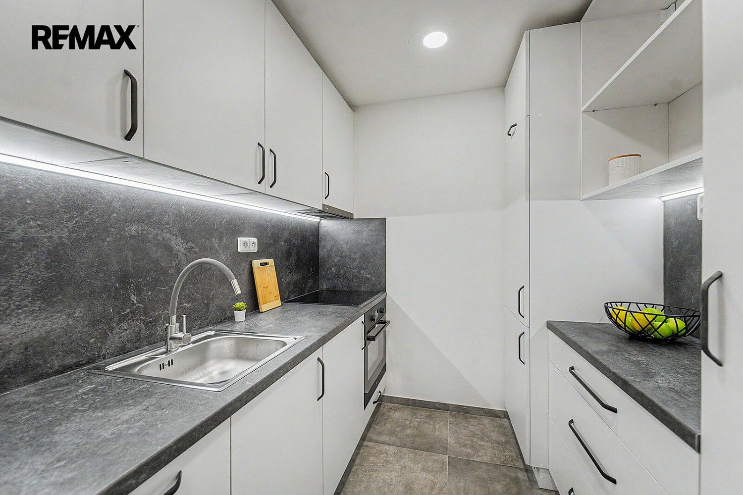 Prodej byt 2+kk - Praha - Střížkov, okres Praha 8, Hlavní město Praha, 45 m² - 5