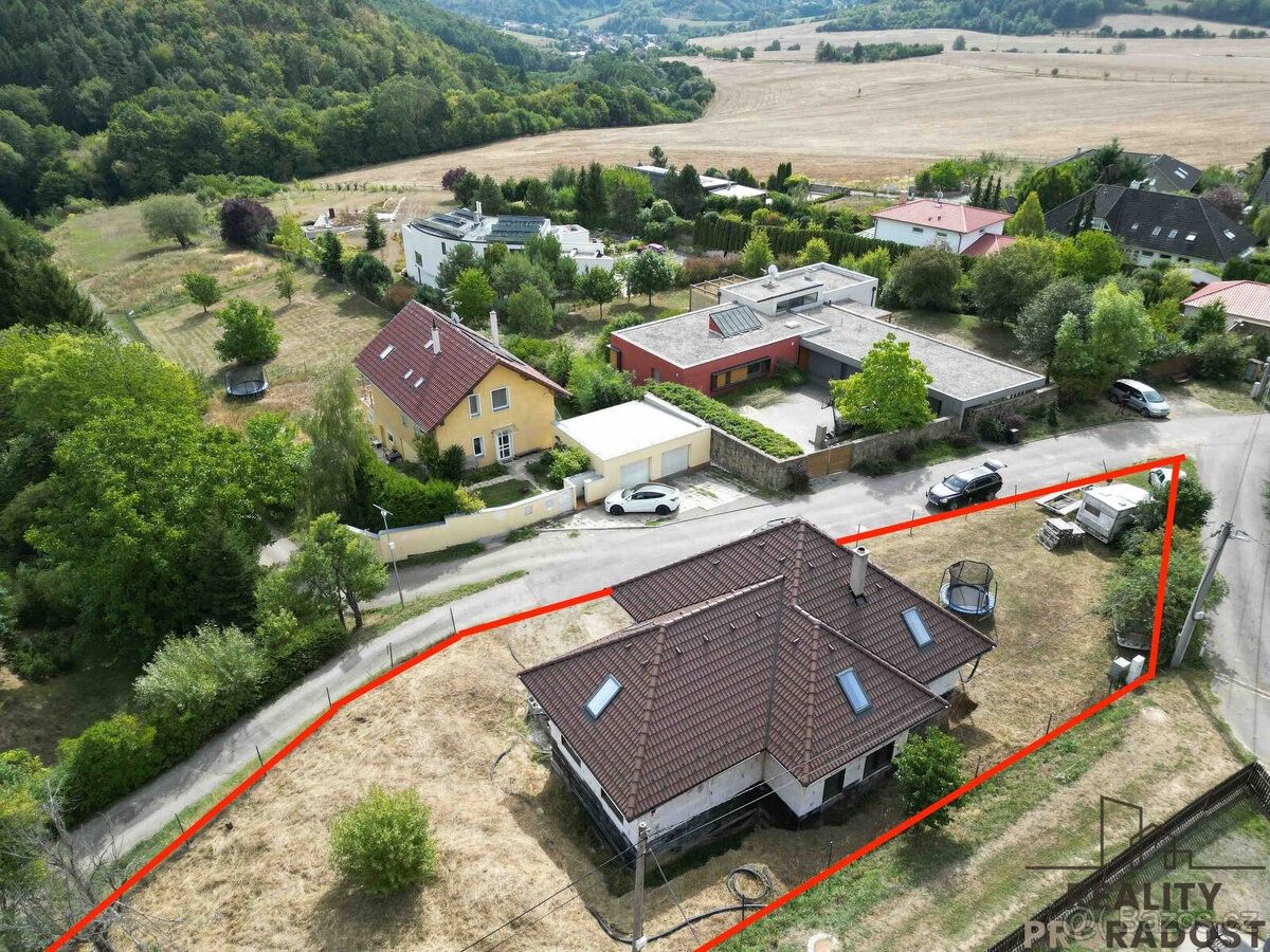 Rodinné domy, Lipůvka, 679 22