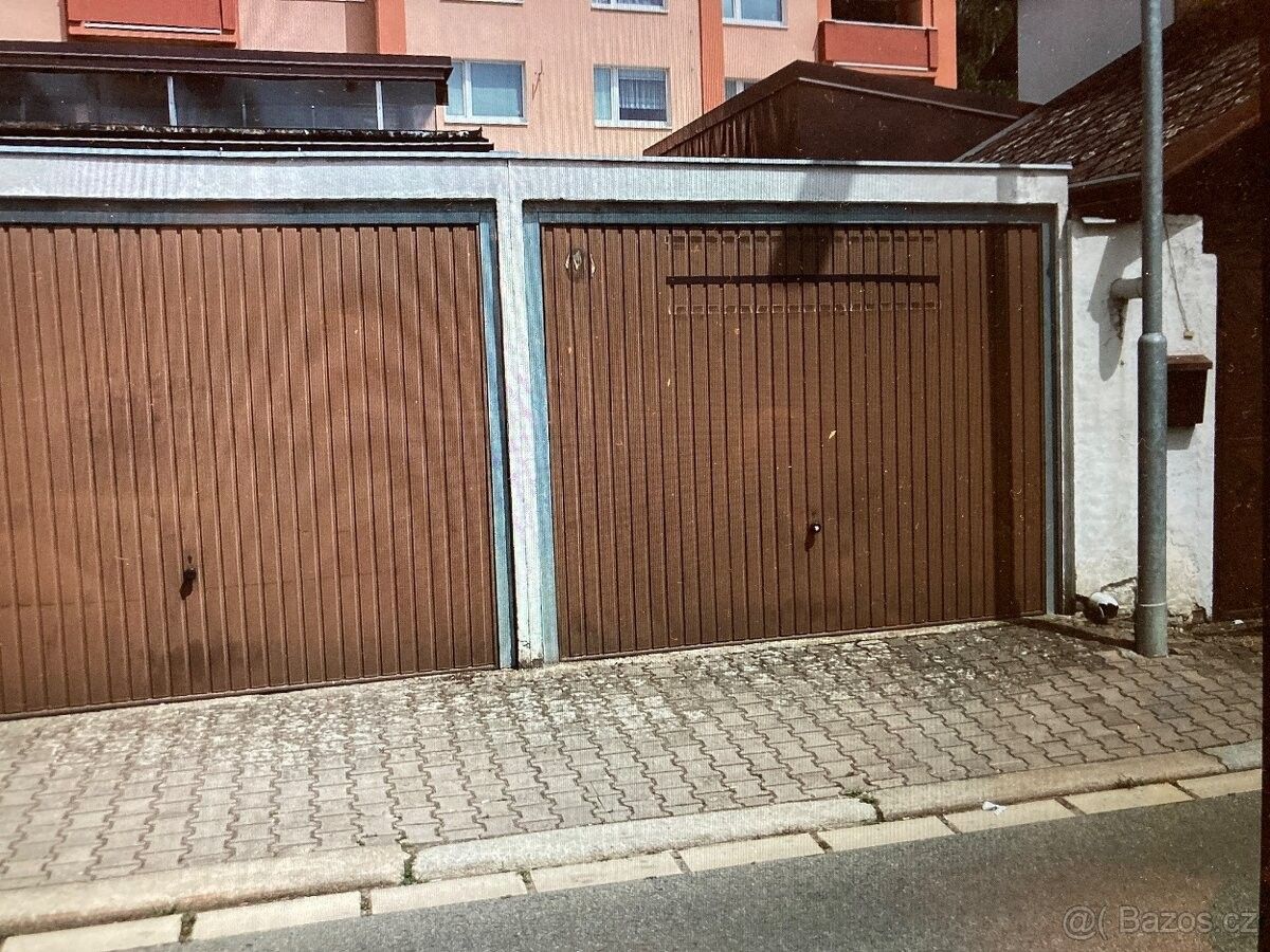 Garáže, Bošín, 565 01