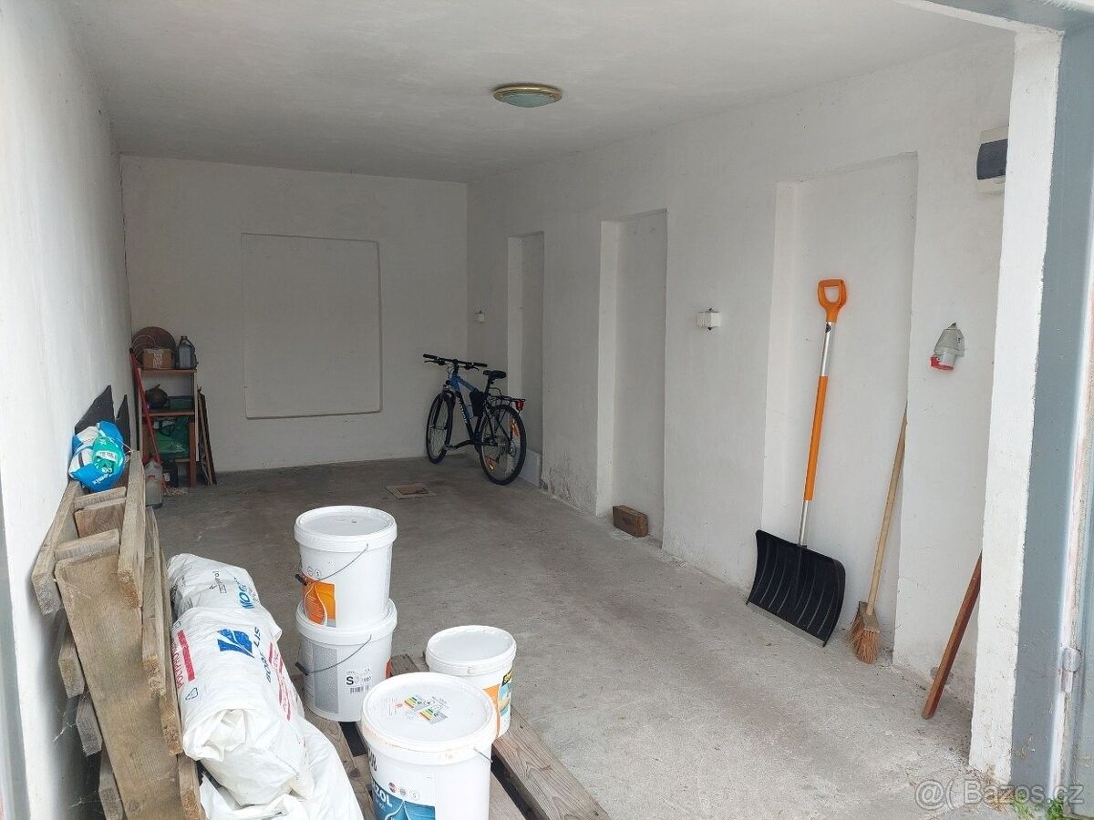 Prodej garáž - Počátky, 394 64