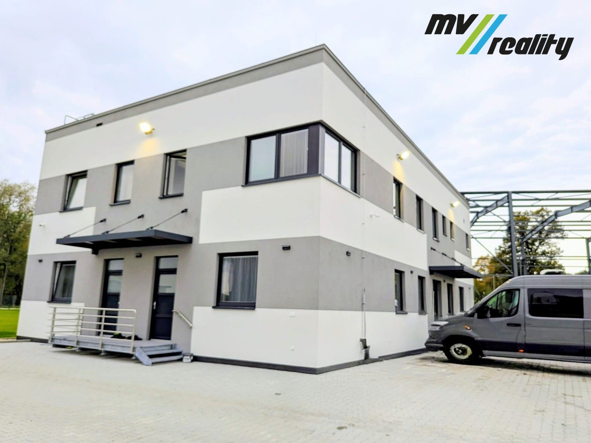 Kanceláře, Milovice, 86 m²