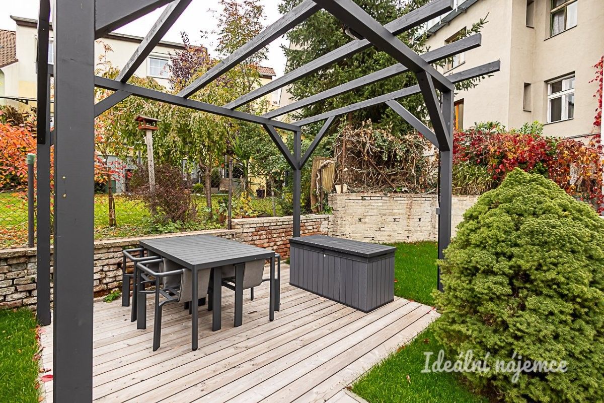 Byt 1+kk · 29 m² · Za návsí, Praha - 3