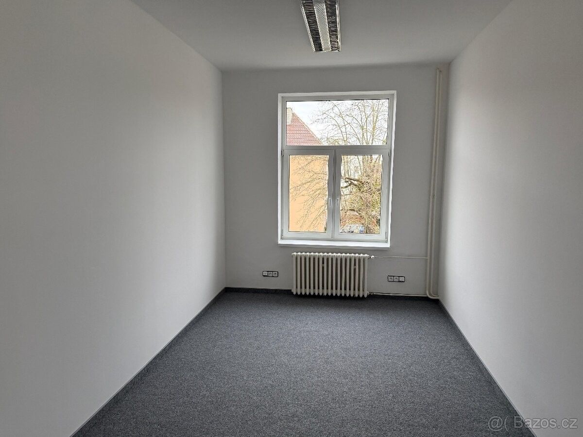Kanceláře, Vyškov, 682 01 - 1