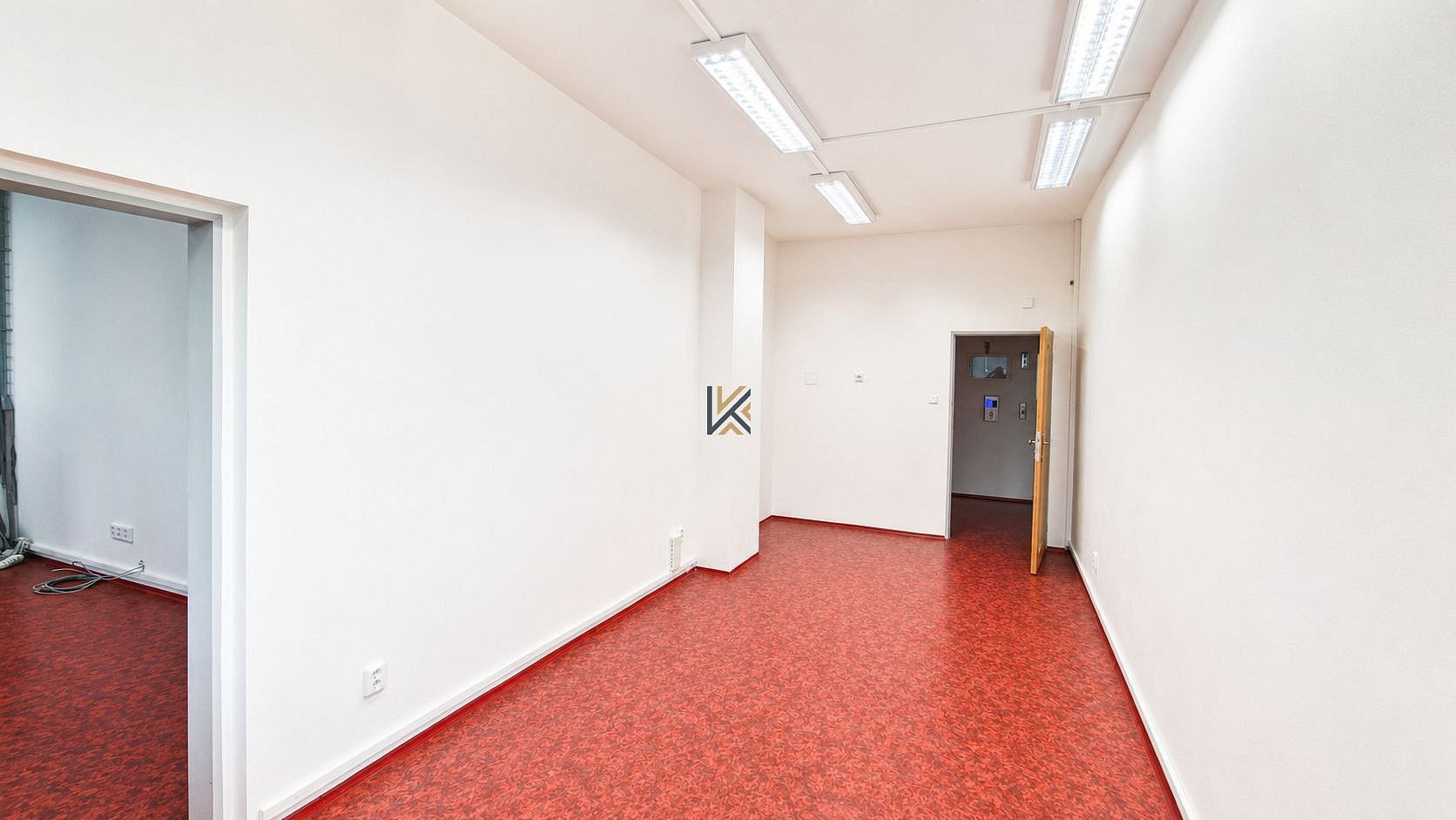 Obchodní prostory · 450 m² · Praha - Chodov, okres Praha 11, Hlavní město Praha - 4