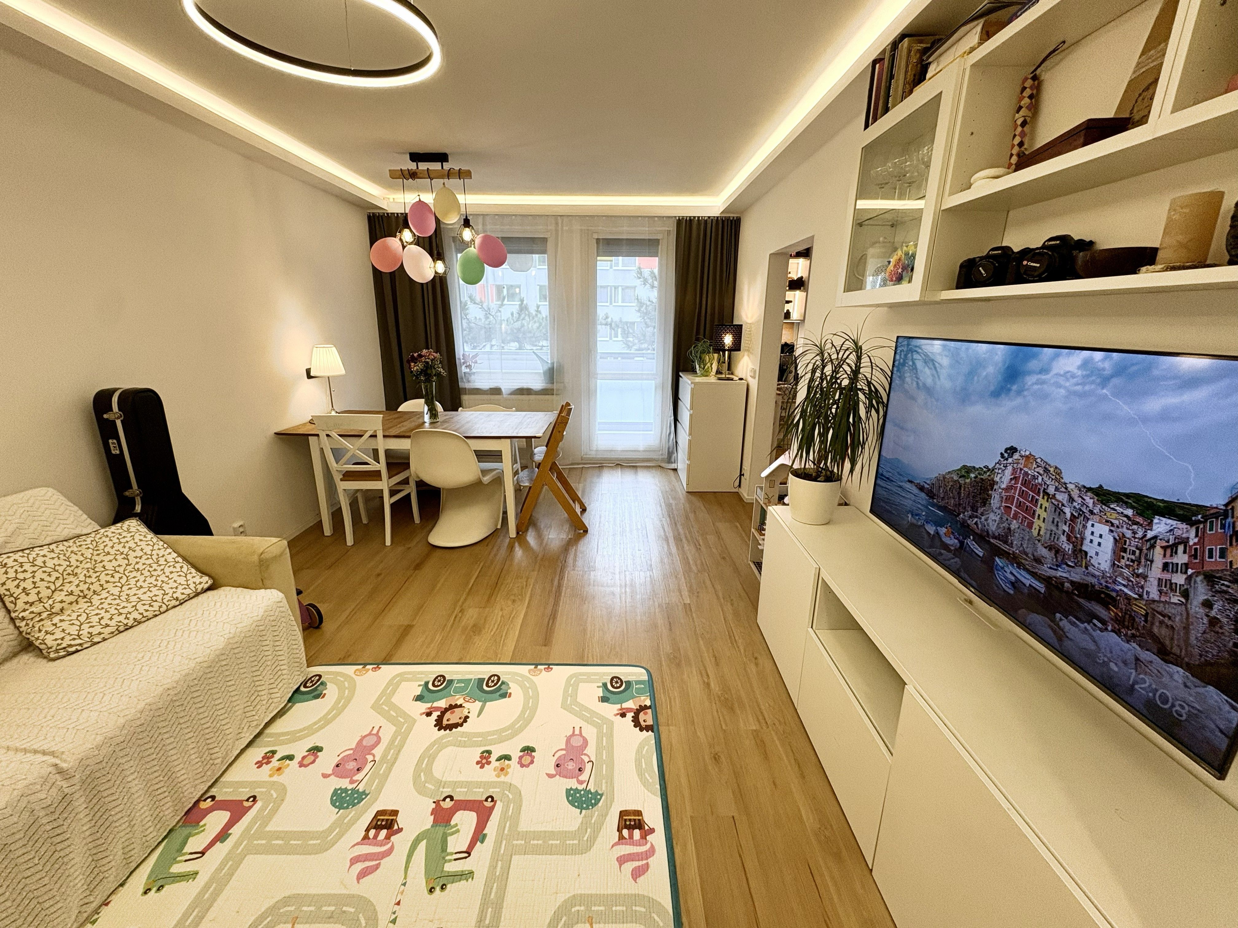 Byt 3+1 · 70 m² · Pejevové, Praha - 3