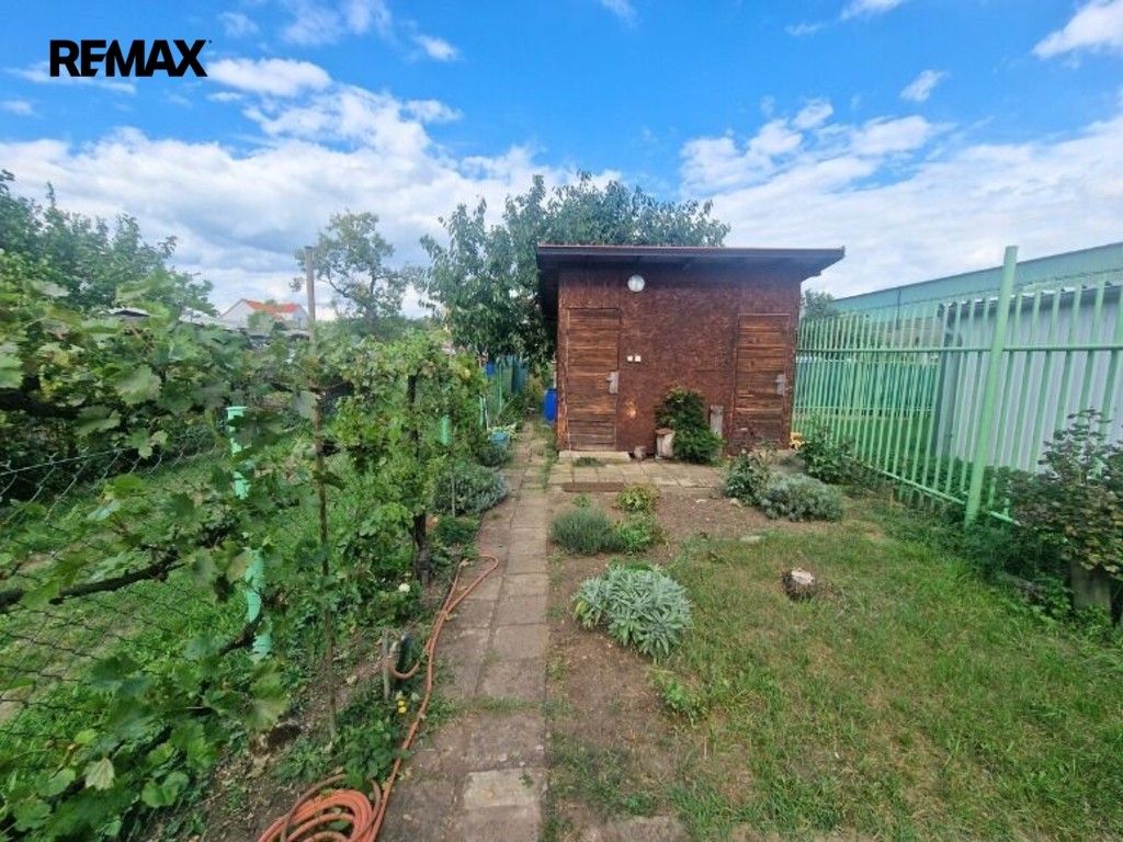 Zahrady, Chomutov, 250 m² - 1