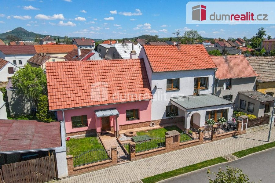 Rodinné domy, Komenského, Lenešice, 287 m²