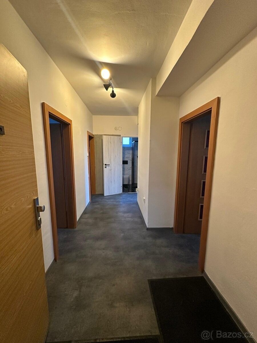 Pronájem byt - Drnovice, 683 04