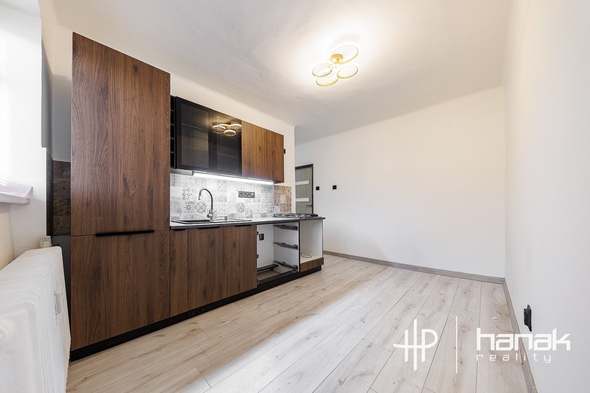 2+1, 1. máje, Břidličná, 54 m²