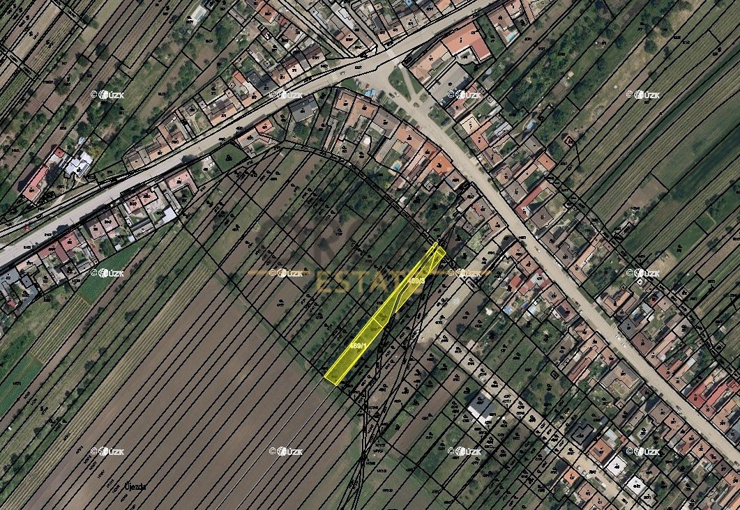 Prodej pozemek pro bydlení - Starý Poddvorov, 696 16