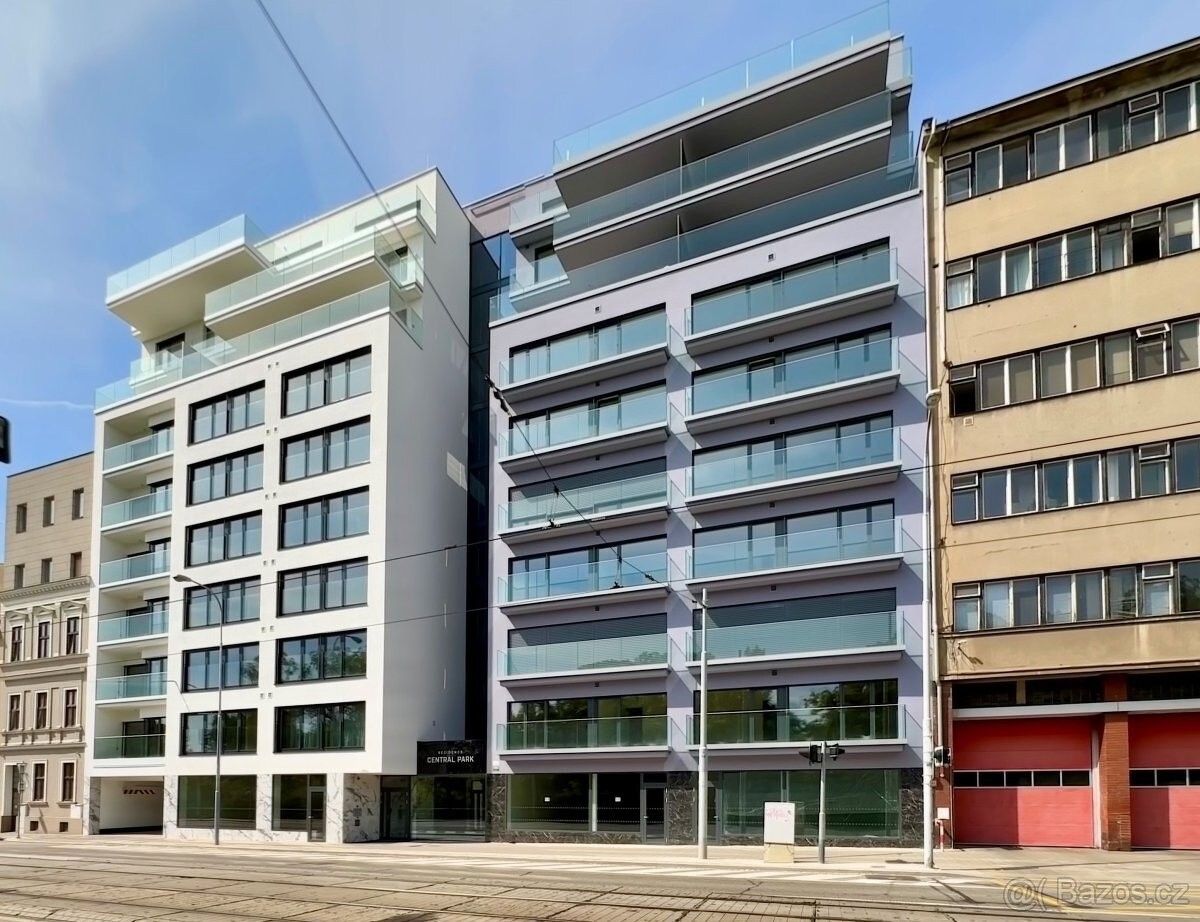 Garáže, Brno, 602 00 - 1