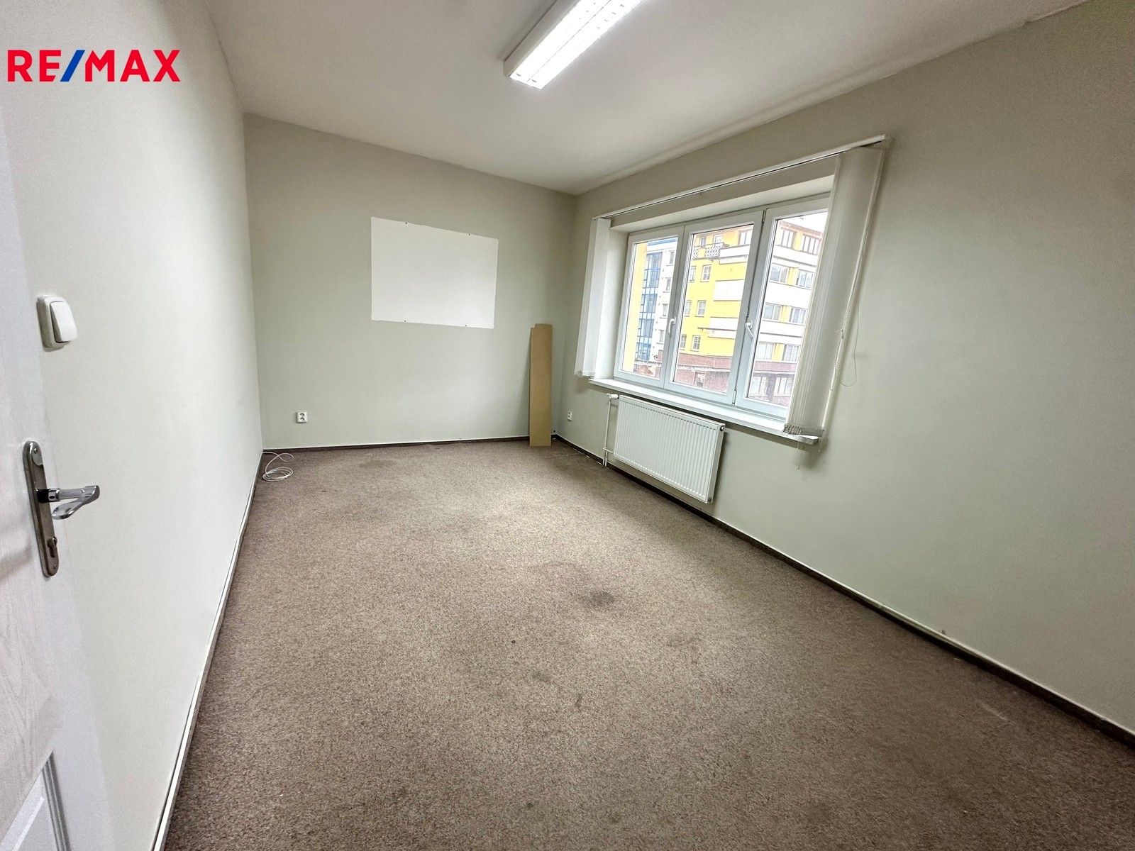 Pronájem kancelář - Smetanova, Vsetín, 17 m²