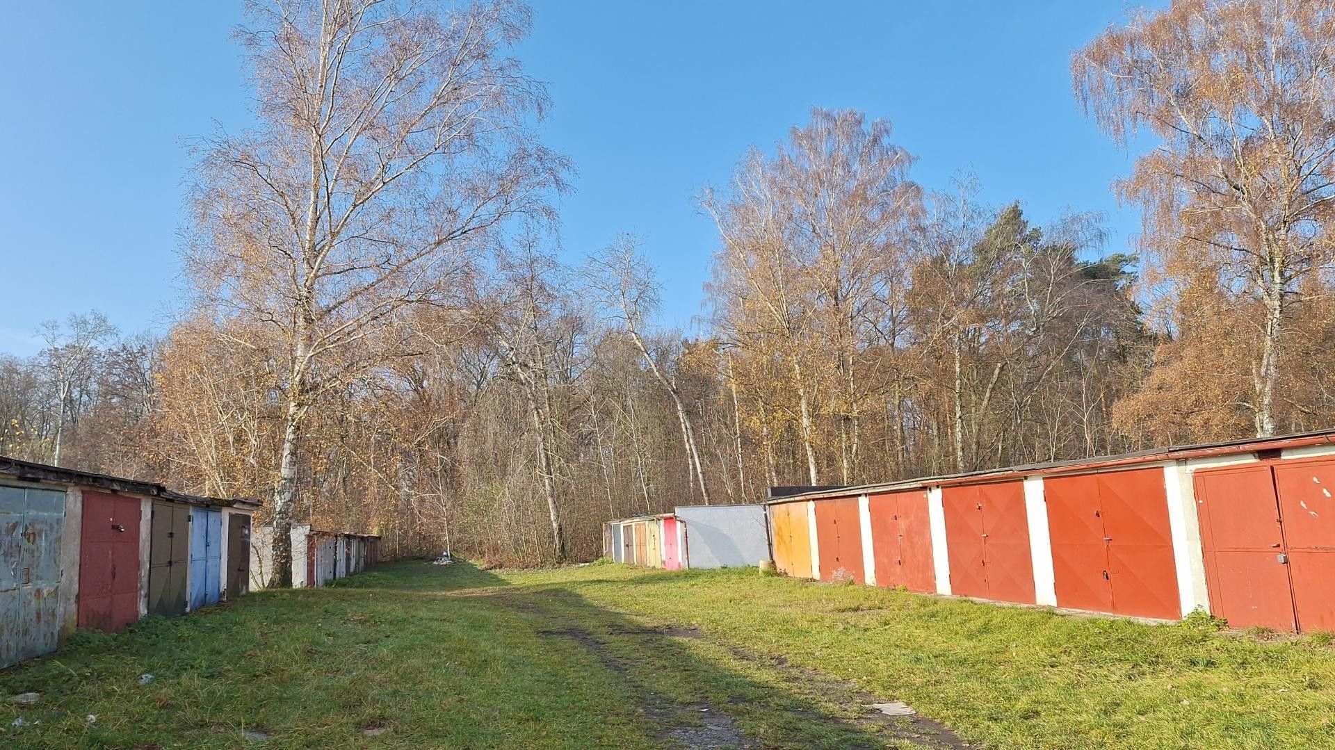 Garáže, Pražská, Pardubice, 18 m²