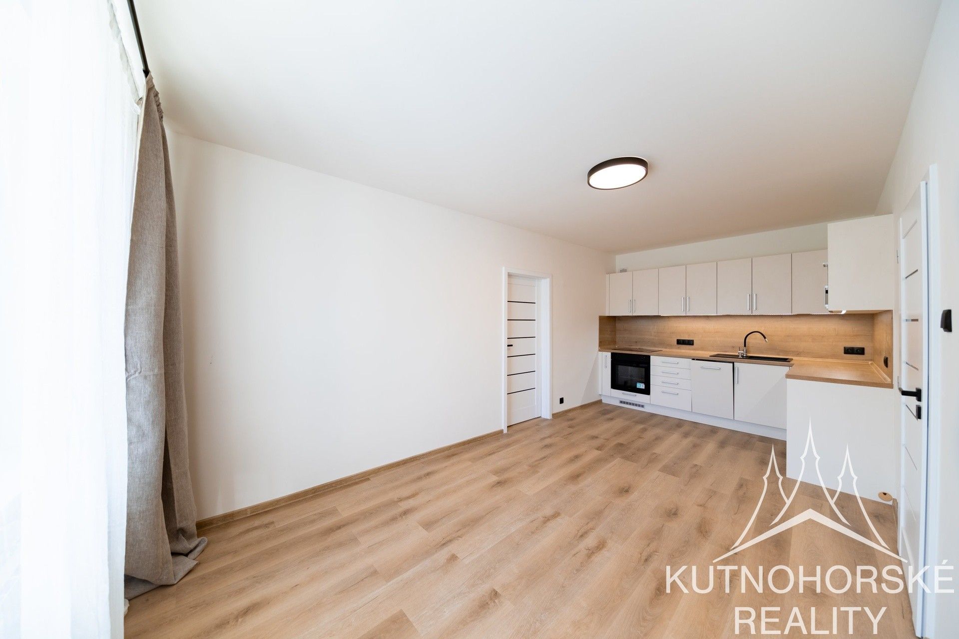 Byt 2+kk · 40 m² · Spojovací, Praha - 3
