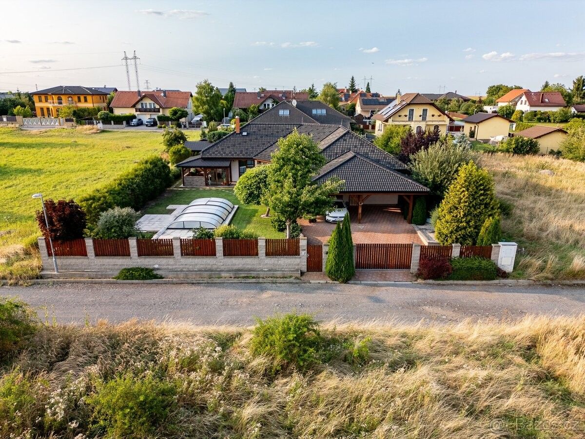 Prodej rodinný dům - Dolní Břežany, 252 41