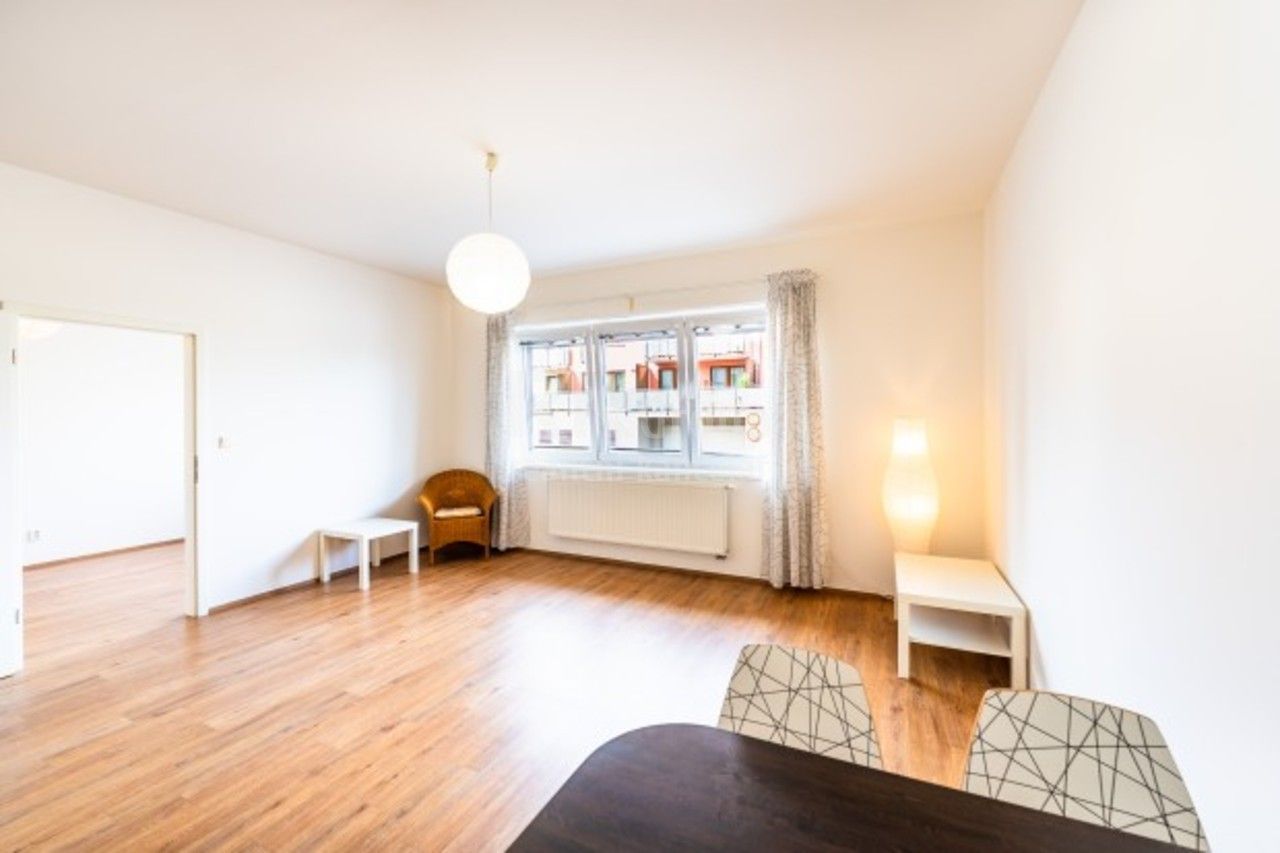 Prodej kancelář - Tvrdonická, Praha, 57 m²